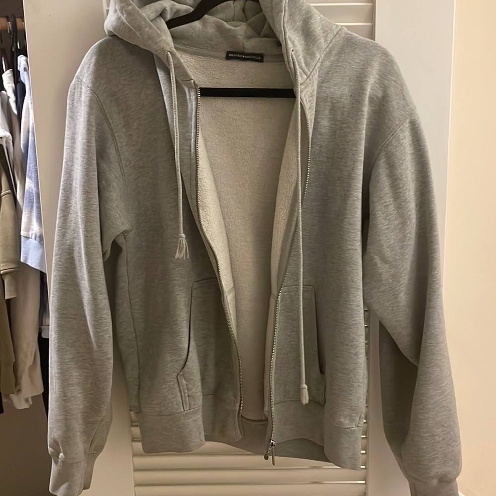 Brandy Melville zip up